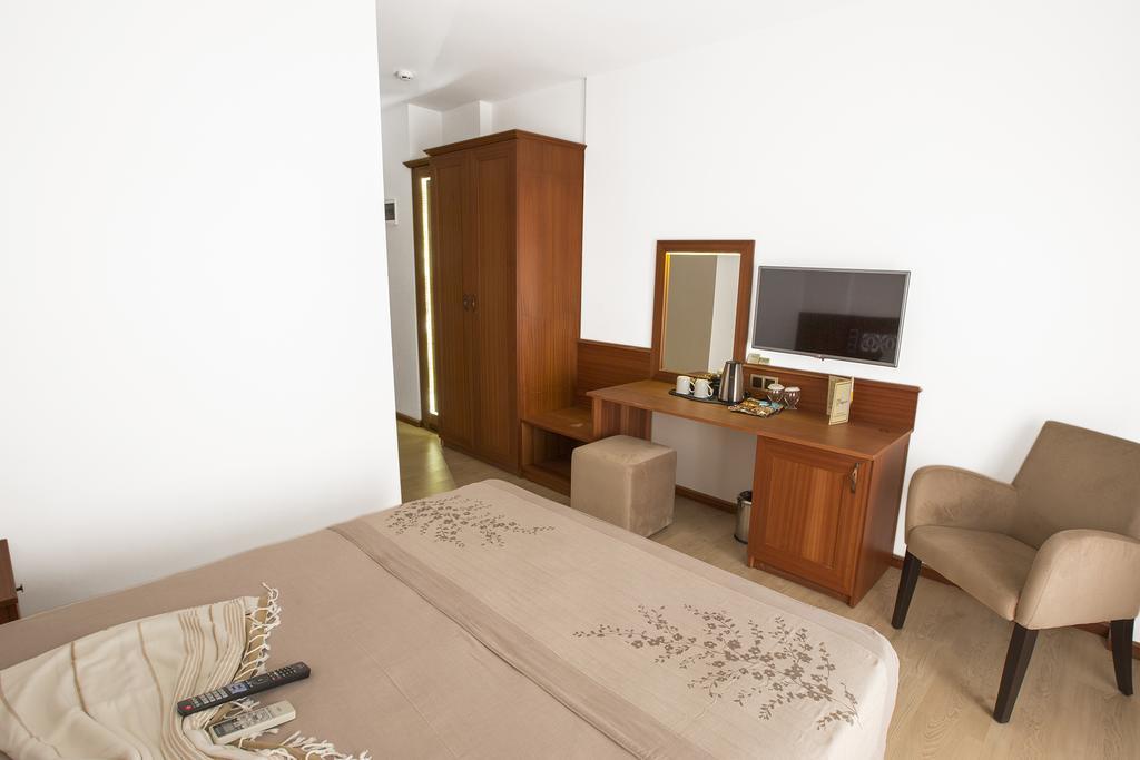 Hotel Lotus Spa&Sport Akyaka Акиака Стая снимка